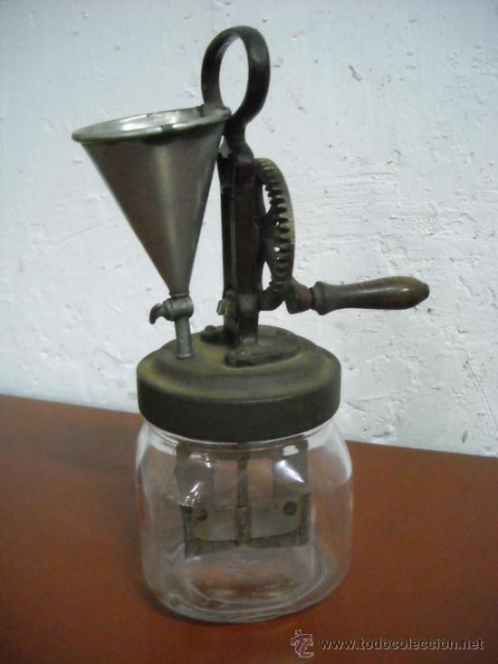 Antig&uuml;edades: Batidora marca Elma con embudo - Foto 1