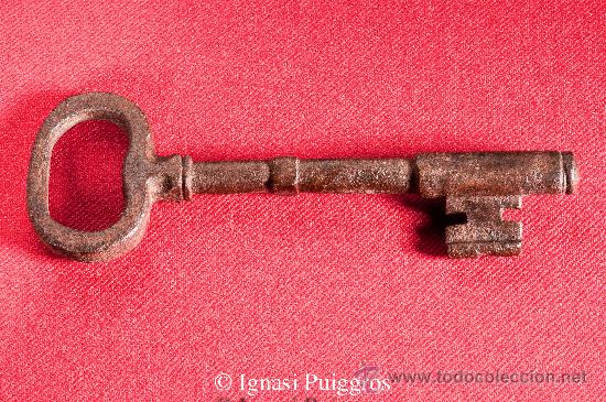 Antig&uuml;edades: LLAVE DE HIERRO FORJADO  FINALES SIGLO XVIII - Foto 1