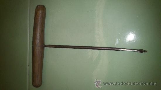 Antig&uuml;edades: Taladro manual tipo berbiqui - Foto 1