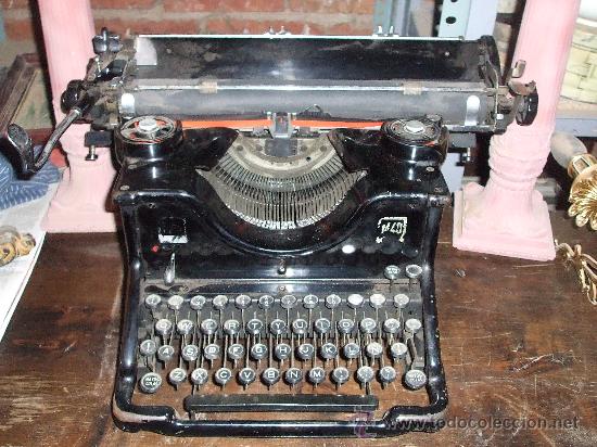Antig&uuml;edades: maquina de escribir - Foto 1