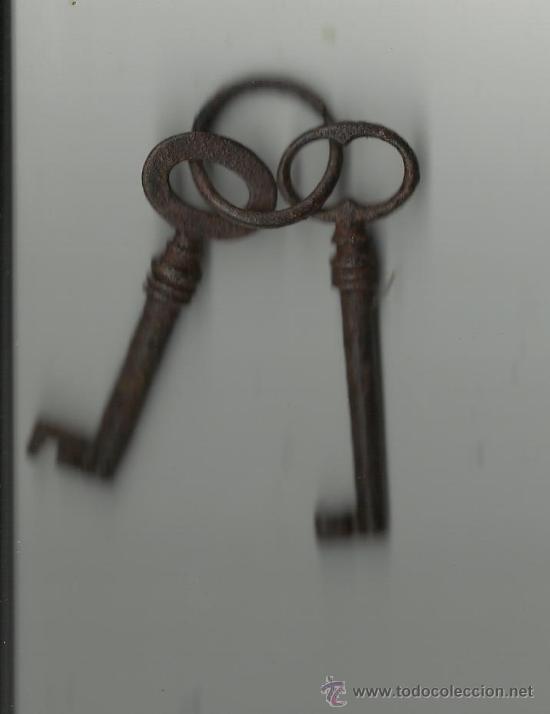 Antig&uuml;edades: 2 antiguas llaves en hierro.miden 6.50 cms y 6 cms - Foto 1