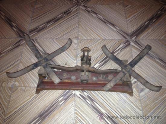 Antig&uuml;edades: ANTIGUA BALANZA DE 5 KG - Foto 1
