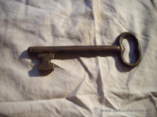 Antig&uuml;edades: llave de forja siglo XVIII 11 cm - Foto 1