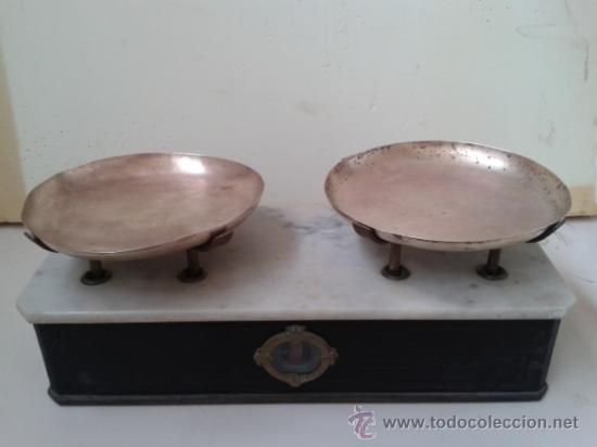 Antig&uuml;edades: Balanza de marmol, bascula vintage antigua - Foto 1