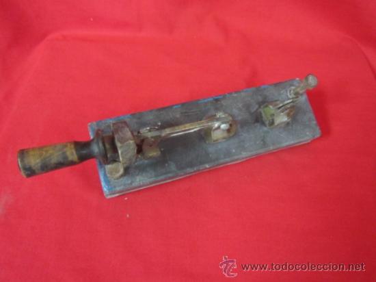 Antig&uuml;edades: Cortacorrientes de electricidad. - Foto 1