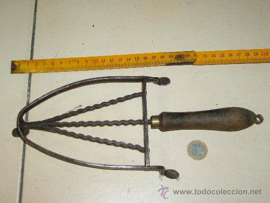 Antig&uuml;edades: pie de plancha hierro - Foto 1