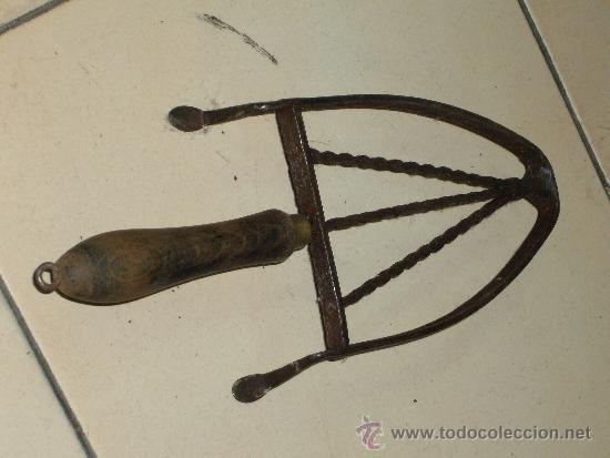 Antig&uuml;edades: pie de plancha hierro - Foto 5