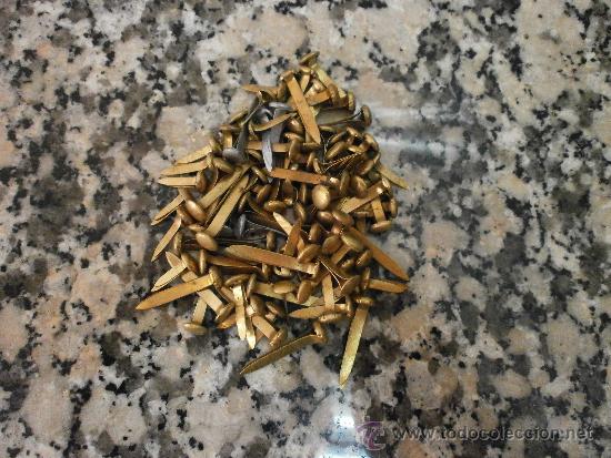Antig&uuml;edades: LOTE CHINCHETAS CLAVOS PARA DECORACION - Foto 1