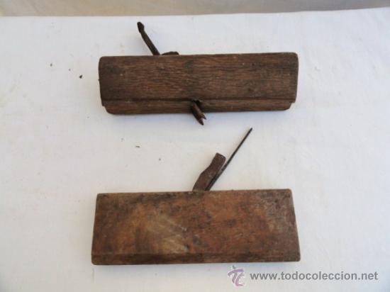 Antig&uuml;edades: LOTE DE 2 ANTIGUAS HERRAMIENTAS DE CARPINTERO. - Foto 1