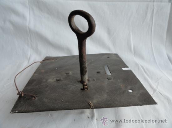 Antig&uuml;edades: ANTIGUA CERRADURA CON LLAVE. - Foto 3