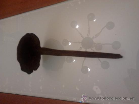 Antig&uuml;edades: Clavo de 10,5 cms - Foto 1