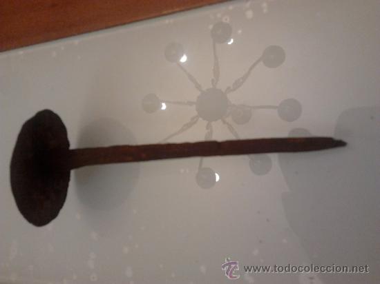 Antig&uuml;edades: Clavo de 11 cms - Foto 1