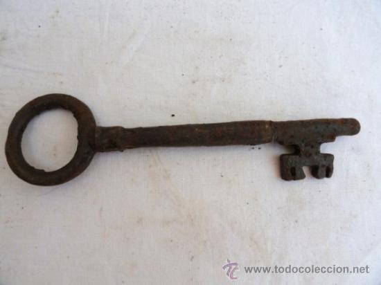 Antig&uuml;edades: ANTIGUA LLAVE DE HIERRO. - Foto 1