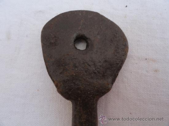 Antig&uuml;edades: ANTIGUA LLAVE DE HIERRO. - Foto 2