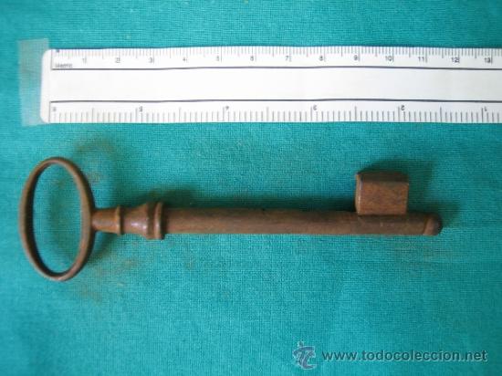 Antig&uuml;edades: Llave antigua - Foto 2