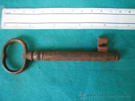 Antig&uuml;edades: Llave antigua 4 - Foto 2