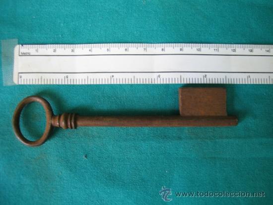 Antig&uuml;edades: Llave antigua 4 - Foto 2