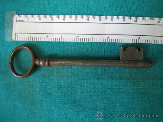Antig&uuml;edades: Llave antigua 4 - Foto 2