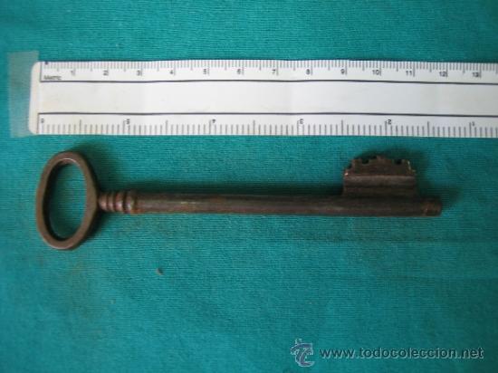 Antig&uuml;edades: Llave antigua 4 - Foto 2