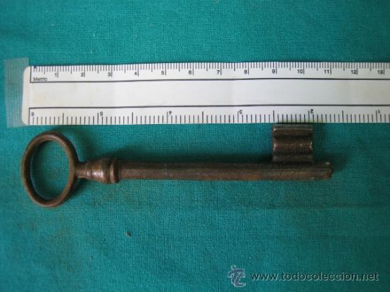 Antig&uuml;edades: Llave antigua 4 - Foto 2