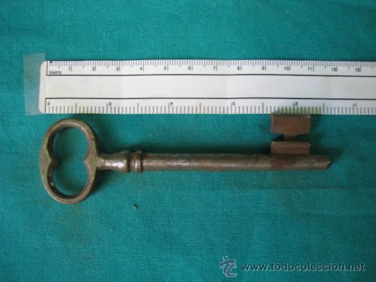 Antig&uuml;edades: Llave antigua 4 - Foto 2