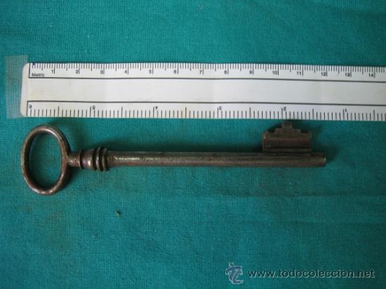 Antig&uuml;edades: Llave antigua 4 - Foto 2