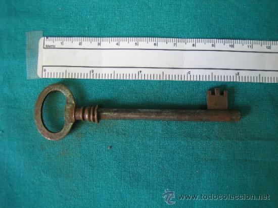 Antig&uuml;edades: Llave antigua 4 - Foto 2