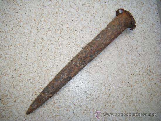 Antig&uuml;edades: ANTIGUO CLAVO 23 cm - Foto 1