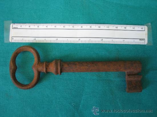 Antig&uuml;edades: Llave antigua - Foto 1