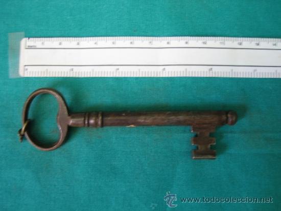 Antig&uuml;edades: Llave antigua - Foto 1