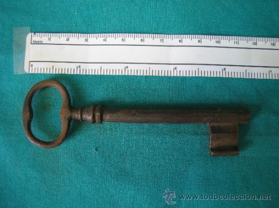 Antig&uuml;edades: Llave antigua 4 - Foto 1