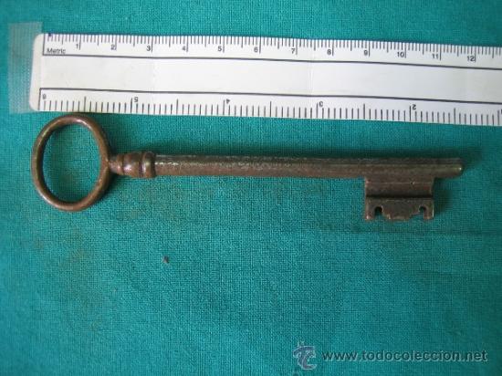 Antig&uuml;edades: Llave antigua 4 - Foto 1