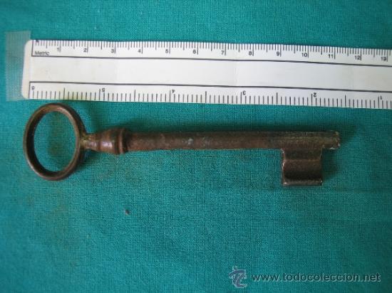 Antig&uuml;edades: Llave antigua 4 - Foto 1