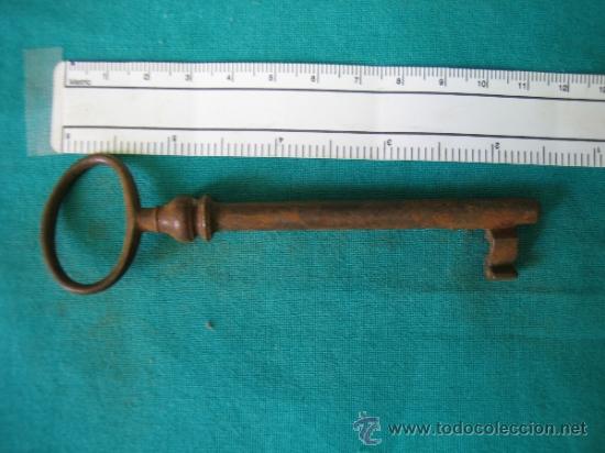 Antig&uuml;edades: Llave antigua 4 - Foto 1