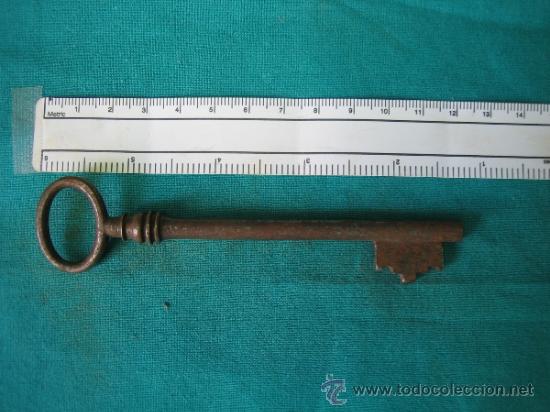 Antig&uuml;edades: Llave antigua 4 - Foto 1