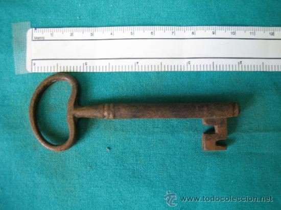 Antig&uuml;edades: Llave antigua 4 - Foto 1