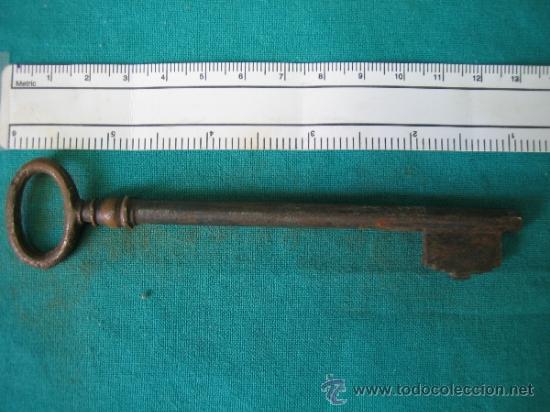 Antig&uuml;edades: Llave antigua 4 - Foto 1