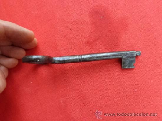 Antig&uuml;edades: LLave de forja larga maciza LL-78 - Foto 1