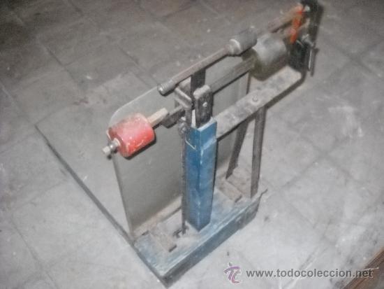 Antig&uuml;edades: Antigua b&aacute;scula de hasta 125 kg - Foto 3