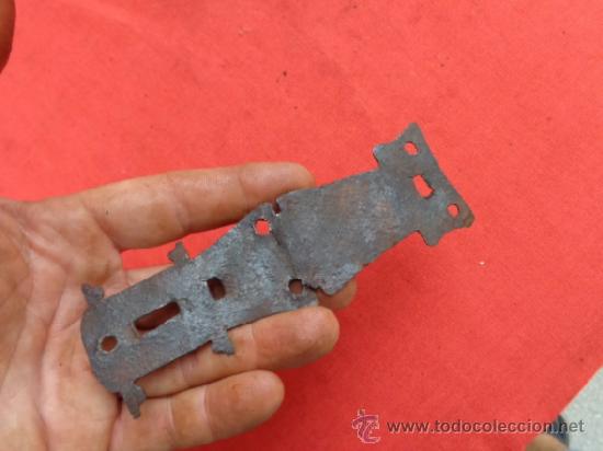 Antig&uuml;edades: Peque&ntilde;a bisagra de forja B-44 - Foto 2