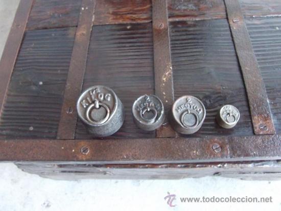 Antig&uuml;edades: antigua bascula restaurada baro catalan con 4 pesas - Foto 3