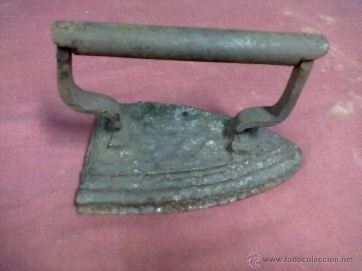 Antig&uuml;edades: PLANCHA DE HIERRO CALENTAR. - Foto 1