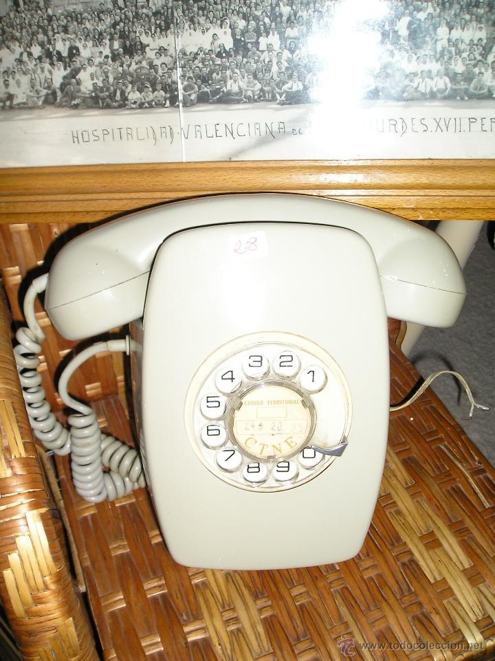 Tel&eacute;fonos: **TELEFONO DE PARED EN COLOR GRIS** - Foto 1