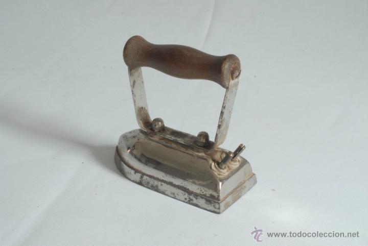 Antig&uuml;edades: Plancha el&eacute;ctrica antigua. - Foto 2