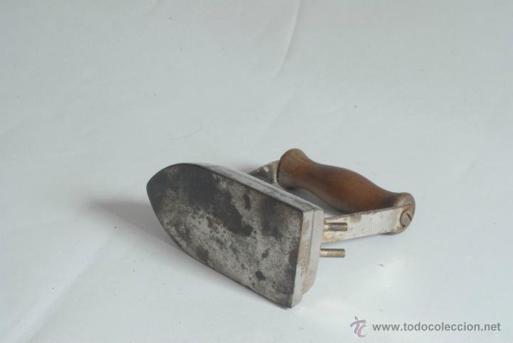 Antig&uuml;edades: Plancha el&eacute;ctrica antigua. - Foto 3