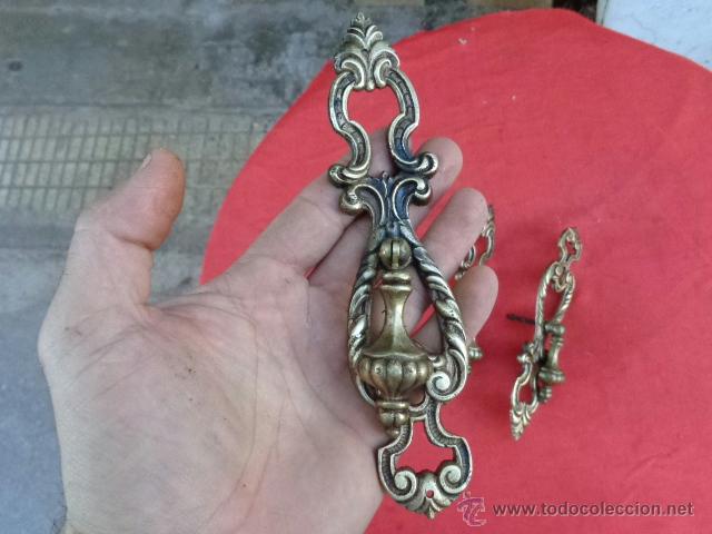 Antig&uuml;edades: Lote de 3 tiradores de bronce del s XIX - Foto 4