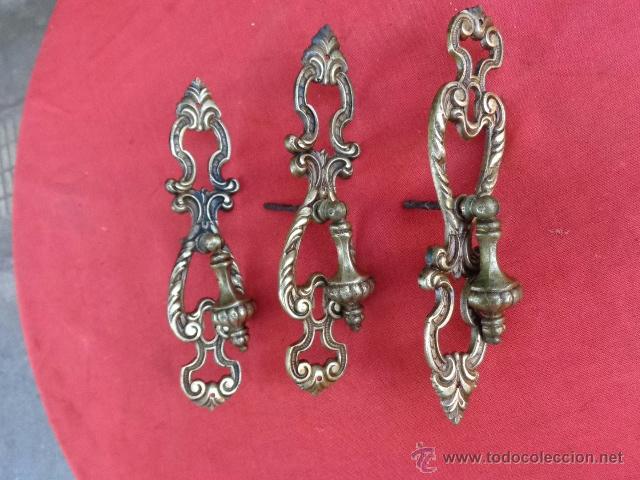 Antig&uuml;edades: Lote de 3 tiradores de bronce del s XIX - Foto 5