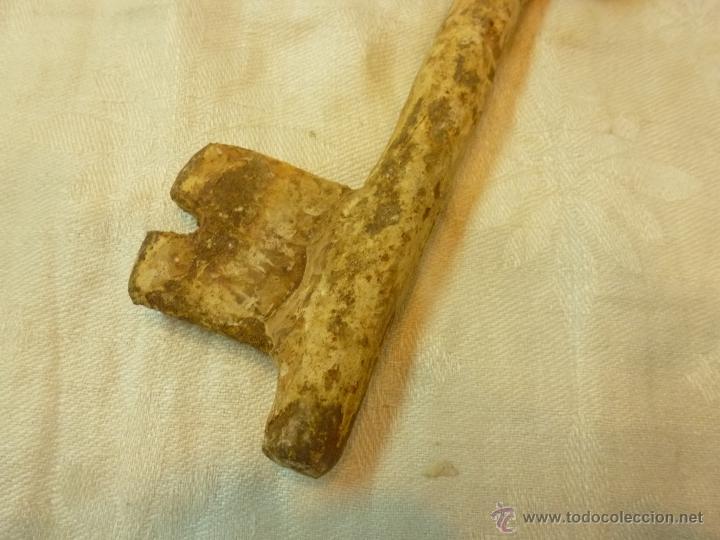 Antig&uuml;edades: gran llave de hierro - Foto 3