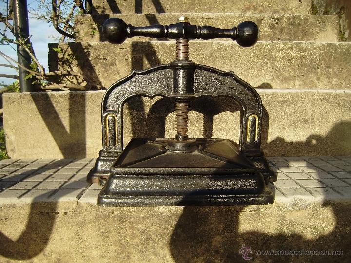 Antig&uuml;edades: PRENSA ENCUADERNAR EN H&ordm;COLADO. - Foto 1