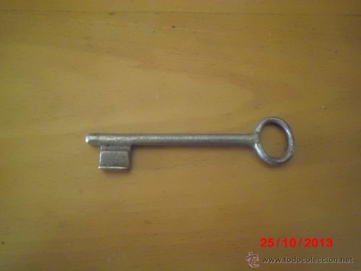 Antig&uuml;edades: LLAVE ANTIGUA DE HIERRO MACIZA - Foto 1